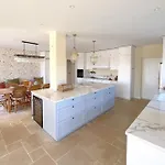 Superb Near Golf Course With Heated Pool & Jacuzzi * מארבלה