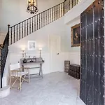 וילה Superb Near Golf Course With Heated Pool & Jacuzzi מארבלה