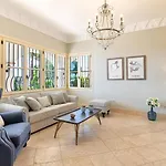 Superb Near Golf Course With Heated Pool & Jacuzzi מארבלה