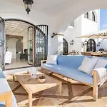 Superb Near Golf Course With Heated Pool & Jacuzzi וילה
