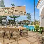 Superb Near Golf Course With Heated Pool & Jacuzzi