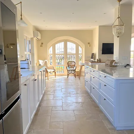 Superb Near Golf Course With Heated Pool & Jacuzzi Willa Marbella