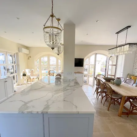 Superb Near Golf Course With Heated Pool & Jacuzzi Willa Marbella