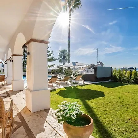 Superb Near Golf Course With Heated Pool & Jacuzzi Willa Marbella