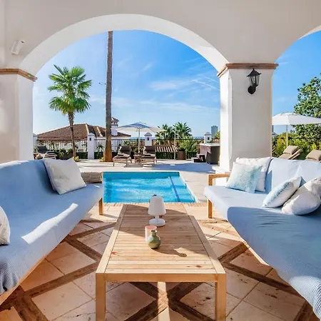 Superb Near Golf Course With Heated Pool & Jacuzzi Willa Marbella