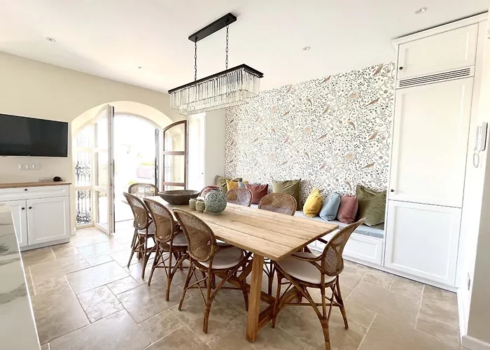 Superb Near Golf Course With Heated Pool & Jacuzzi *